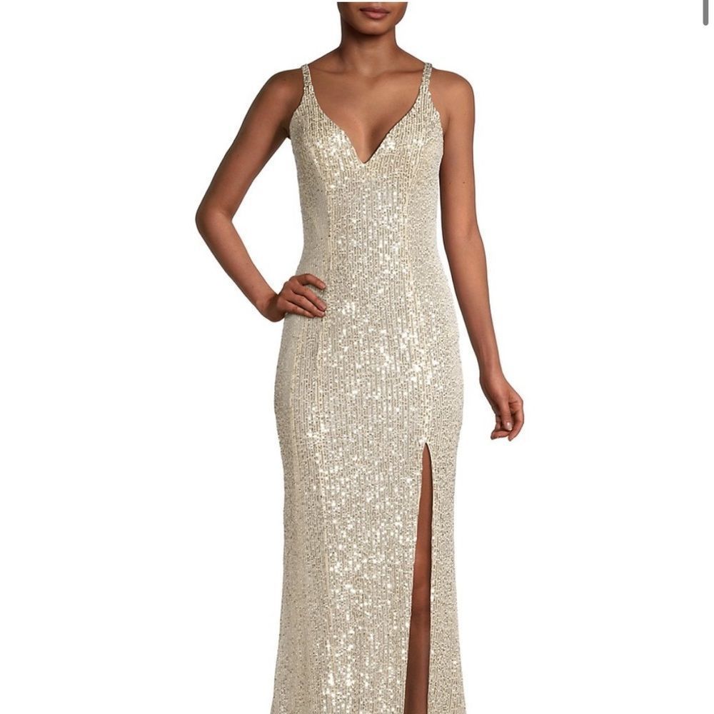 NWOT Mac Duggal gown